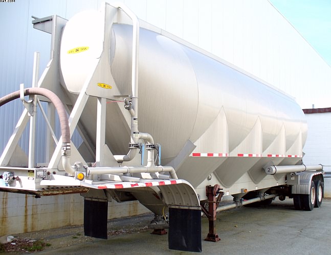 J L Tank Trailer 1997 yr, 2150 cu.ft capacity,